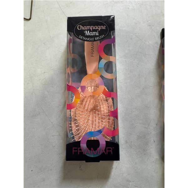 Champagne Miami detangler brush