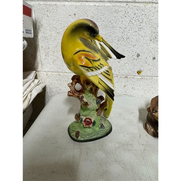 Porcelain Japan, bird figurine