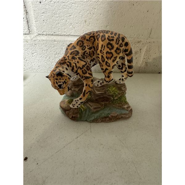 Porcelain great cats of the world, Jaguar