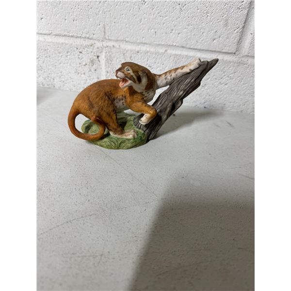 Porcelain great cats of the world Temmicks golden cat