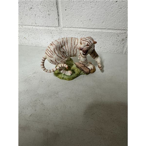 Porcelain great  cats of the world white Bengal tiger