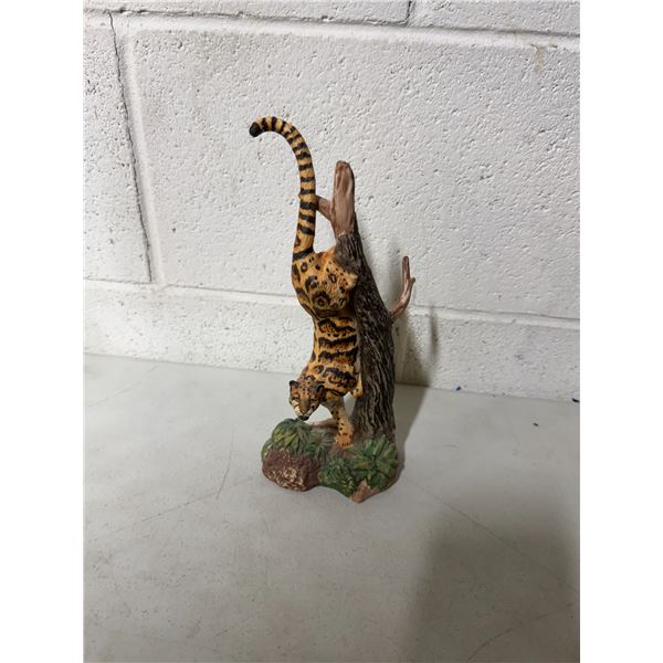 Porcelain great cats of the world clouded leopard