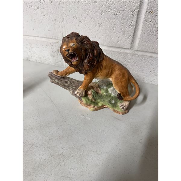 Porcelain great cats of the world, African lion