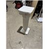 Image 1 : Pedestal