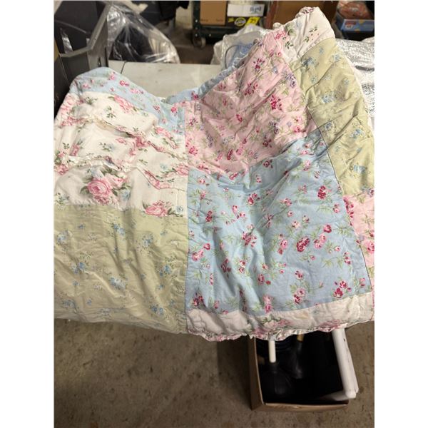 Full queen comforter