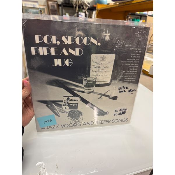Pop, Spoon, Pipe, And Jug record (from a collectors collection )