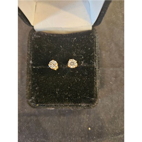 0.7ct 14k gold Diamond stud earrings