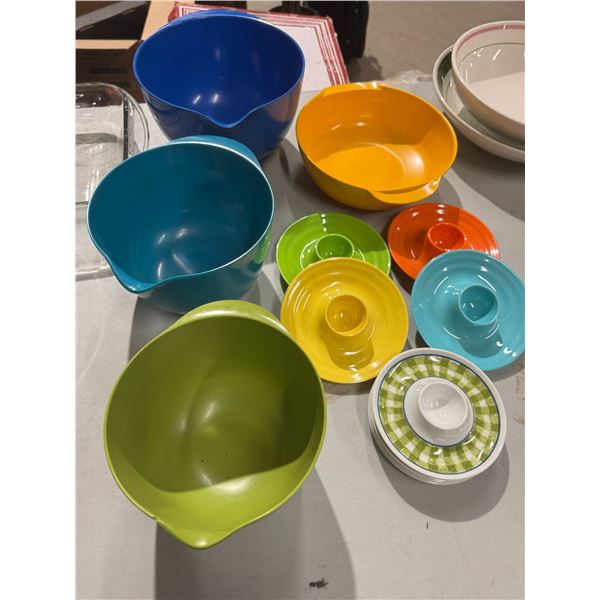 Vintage mixing bowls, egg cups, etc.
