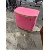 Image 1 : Vintage pink laundry basket