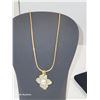 Image 8 : Vintge Signed Butler Simulated Pearl & Crystal Pendant Necklace