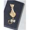 Image 2 : Vintage Signed Butler Swinging Tail Mother of Pearl Cat Brooch from the 1970s