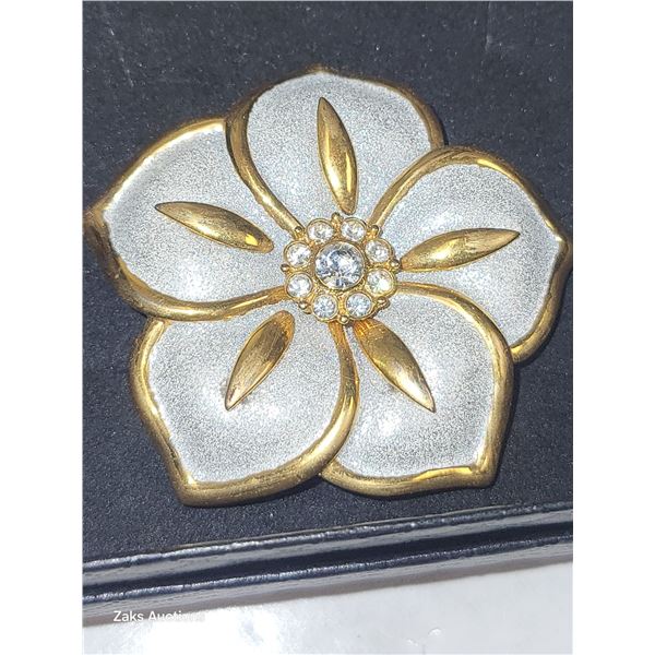 Vintage Signed Butler Goldtone & Silvertone Flower Brooch