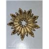 Image 3 : Vintage Signed Avon Matte Satin Textured Goldton Starburst Brooch