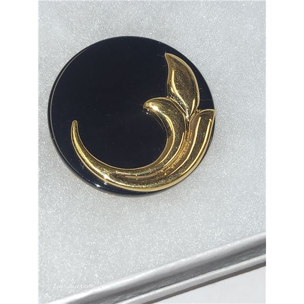 Vintage Black & Goldtone Scarf Clip - Very Nice Piece!