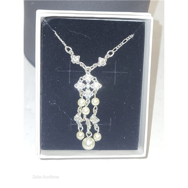 Vintage Signed Avon Simulated Pearl & Crystal Necklace