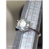Image 4 : 2 Carat D White Round 8.0mm Moissanite Ring - Sparkles like it should!