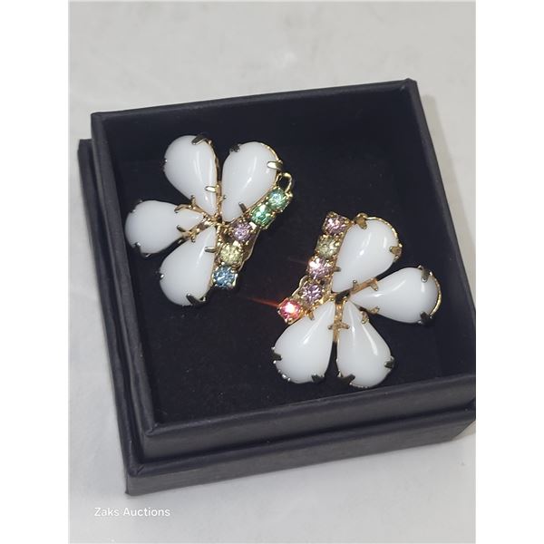 Vintage Milkglass & Crystal Clip On Earrings