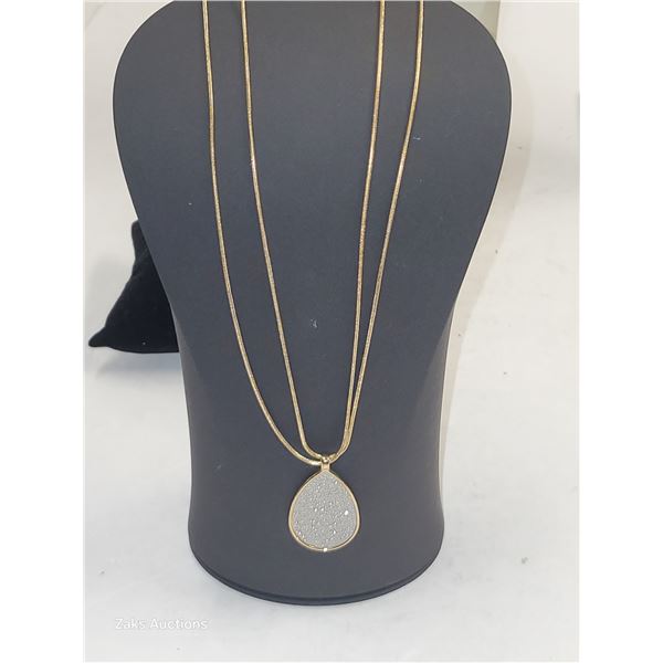 Unmarked Stunning Teardrop Pendant Necklace - Brilliantly Shines