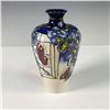 Image 2 : Moorcroft Pottery by Kerry Goodwin Vase, Wisteria Flutter
