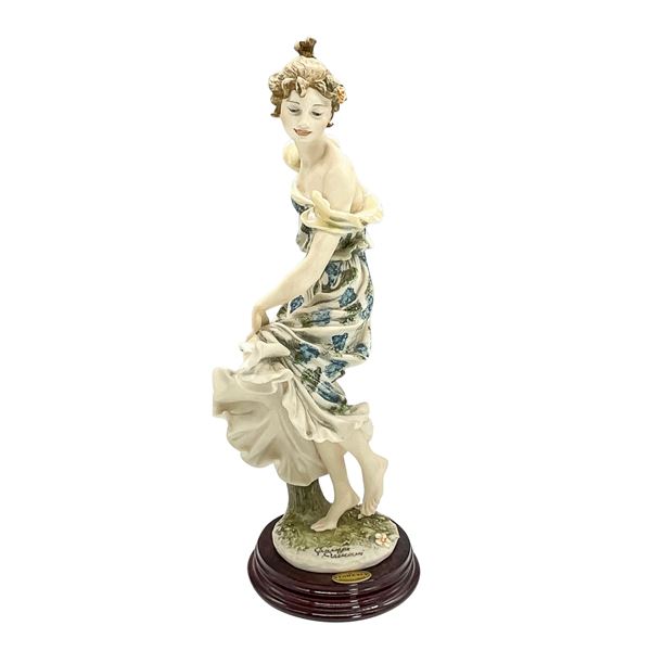 Capodimonte Giuseppe Armani Figurine, Barefoot Lady