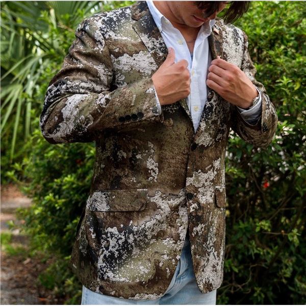 Perfect Pattern Sports Coat in TrueTimber Strata  - Size 44 Regular Sports Coat Sizes Are Limited **