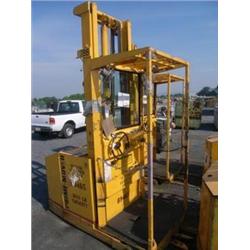 THE PRIME-MOVER CO MDL OF30C ELECTRIC ORDER PICKER LIFT SN 195195, 3, 000 LB CAPACITY, W/ BULLDOG C-
