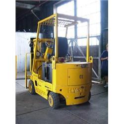 1992 HYSTER CO MDL:E40XL ELECTRIC FORKLIFT TRUCK W/ BATTERY & KEY