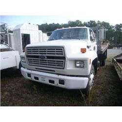 FORD MOTOR, MDL: F700, 1992, 4 X 2 STAKE TRUCK, VIN: LFDNK74P5NVA24140, 042867. 3 MILES, AUTOMATIC D