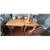 Image 6 : OAK THREE PIECE COFFEE/END TABLE SET AND LAMPS