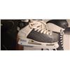 Image 6 : HOCKEY SKATES S10 AND TWO SOFT BALLS