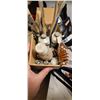 Image 4 : BOX OF ART SUPPLIES