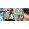 Image 6 : TOTE WITH CAMO CLOTHING ECT
