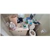 Image 1 : CONTENT OF UPSTAIRS BATHROOM