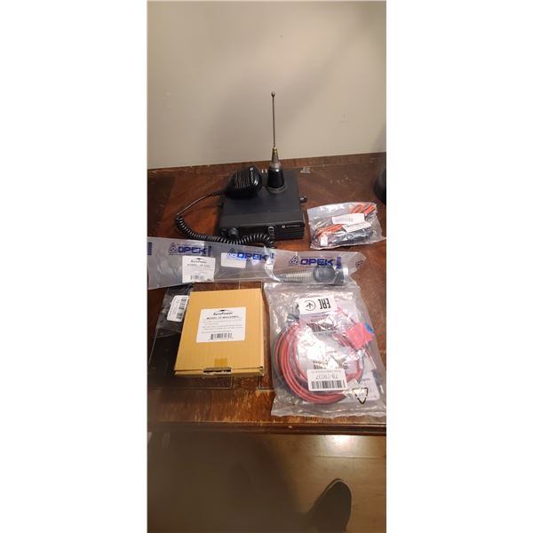 NEW MOTOROLA XPR 4550 CB RADIO WITH MIC AND EXTERNALL MOUNT ANTENA