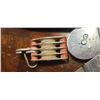 Image 13 : LARGE TOTE OF ROPES, PULLIES AND TIEBOSS RATCHETS