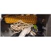 Image 4 : LARGE TOTE OF ROPES, PULLIES AND TIEBOSS RATCHETS