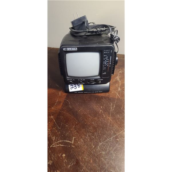 CURTIS MINI PERSONAL TV AM/FM RADIO
