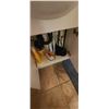 Image 12 : COMPLETE CONTENTS OF BATHROMM (NO FIXTURE)