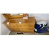Image 10 : 6 DRAWER OAK DRESSER, MIRROR AND NIGHT STAND AND WOOD STAND, BOOKS, ALARM, LAMP AND HEATED PAD