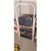 Image 2 : 3 STEP STEP LADDER