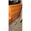Image 6 : OAK NIGHT STAND AND MAPLE 4 DRAWER DRESSER