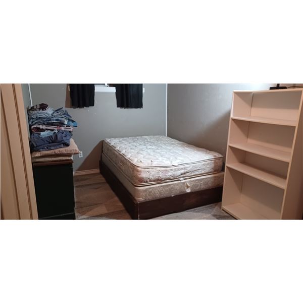 COMPLETE CONTENTS OF BEDROOM INCL. RUG