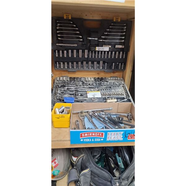 LARGE AMOUNT OF 3/8" AND 1/2" SOCKETS AND RATCHETS - METRIC AND SAE