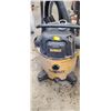 Image 2 : HIGH CAPACITY DEWALT WET/DRY VACUUM DVX 14P 14GAL