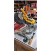 Image 2 : DEWALT MITER COMPOUND SAW 12"