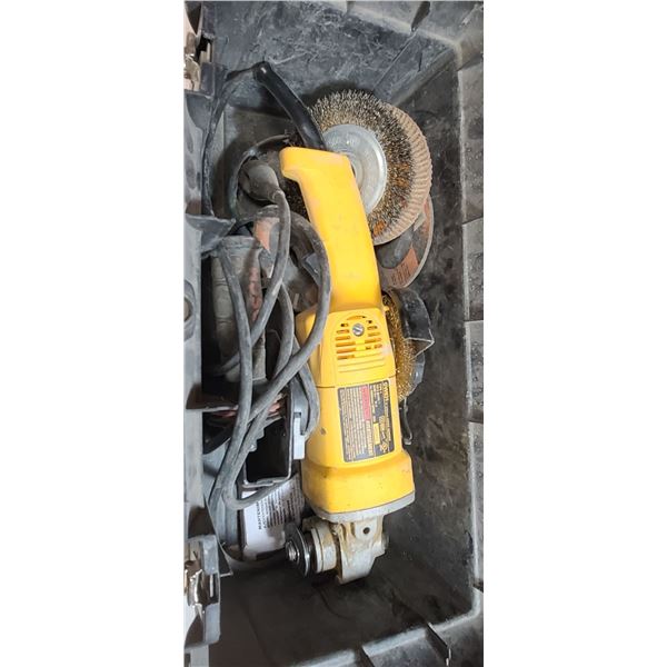 DEWALT DW31 GRINDER IN TOOL BOX