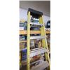 Image 4 : YELLOW FEATHER LIGHT STEP LADDER 8'