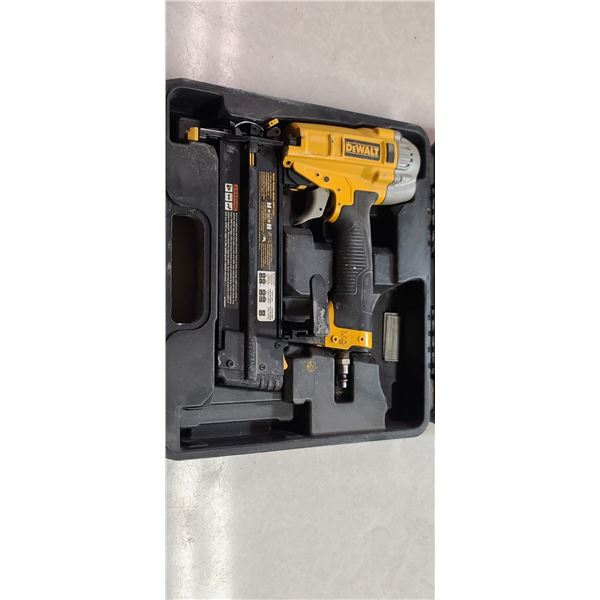 DEWALT DWFP 12231 BRAD NAILER