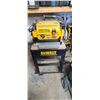 Image 2 : DEWALT DW 735 THICKNESS PLAINER WITH STAND