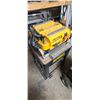 Image 8 : DEWALT DW 735 THICKNESS PLAINER WITH STAND